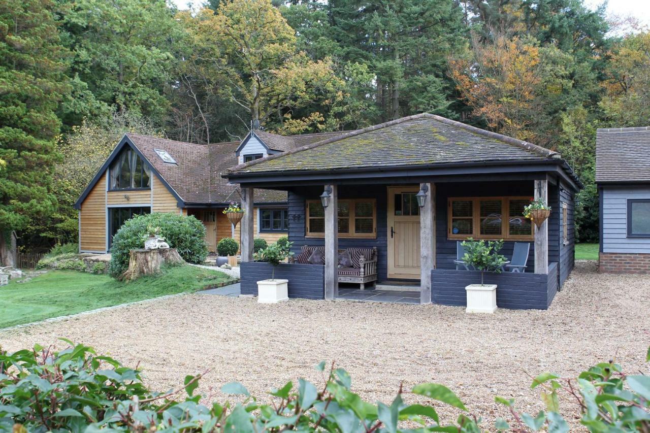 Hotel The Devils Cradle Farnham  Exterior foto